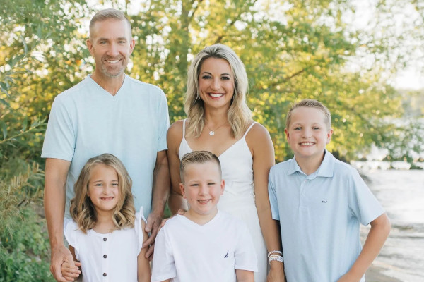 Paul & Sarah Harkness, owners of Beltone Hearing Centers with their 3 children